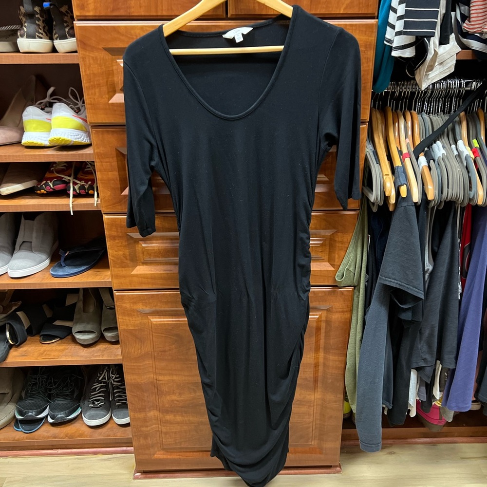 Fitted maternity dress